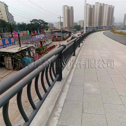 交通防撞護(hù)欄
