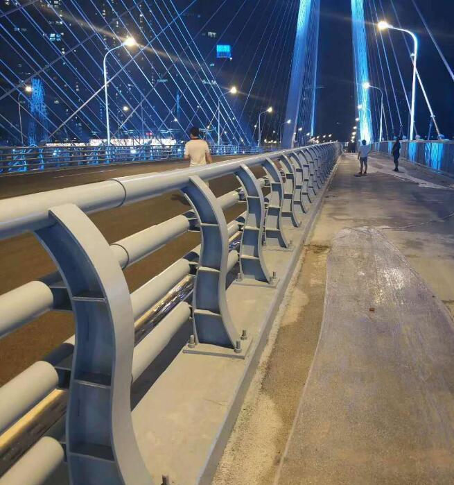 道路護(hù)欄