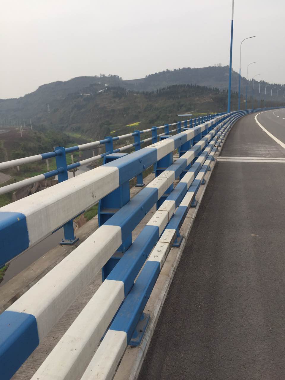 橋梁防撞護欄，防撞護欄